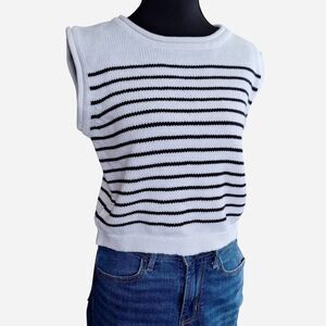 Sleeveless nautical coastal striped spring summer sweater medium